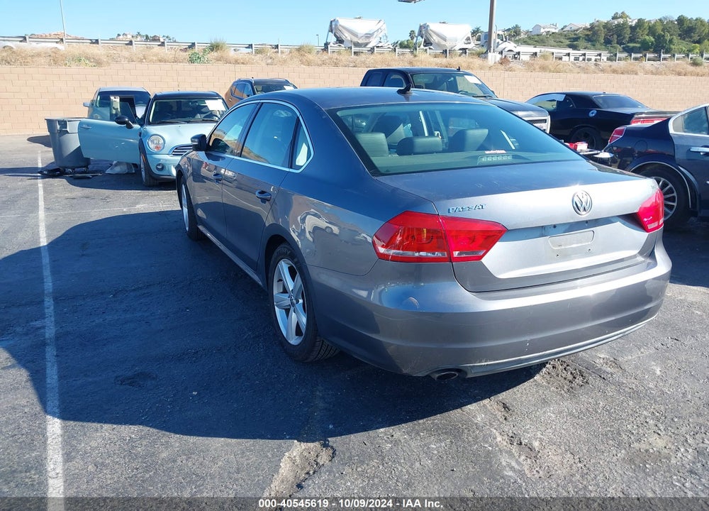 2013 VOLKSWAGEN PASSAT 2.5L SE VIN: 1VWBP7A35DC042574