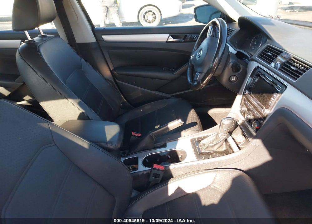 2013 VOLKSWAGEN PASSAT 2.5L SE VIN: 1VWBP7A35DC042574