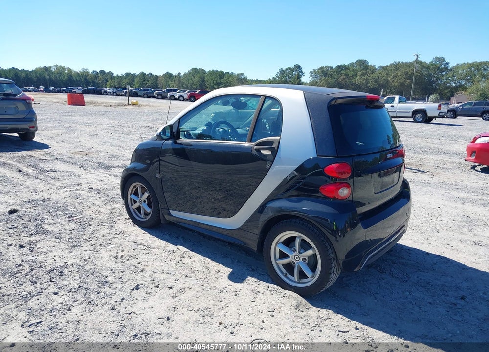 2013 SMART FORTWO PASSION/PURE VIN: WMEEJ3BA9DK586817