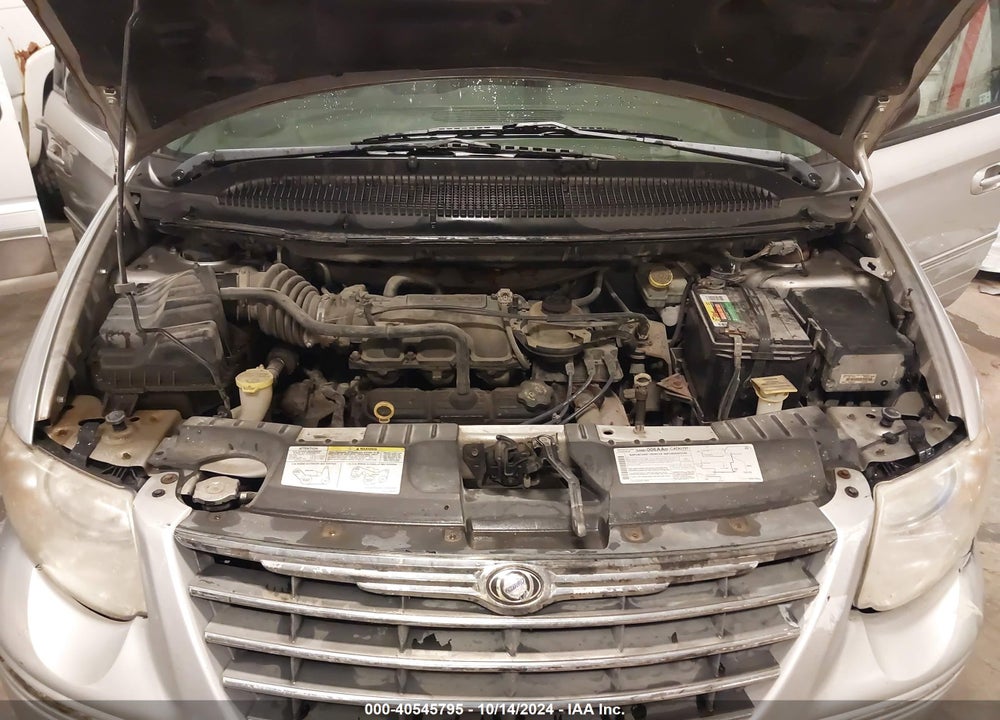 2005 CHRYSLER TOWN & COUNTRY LIMITED VIN: 2C8GP64L95R164361