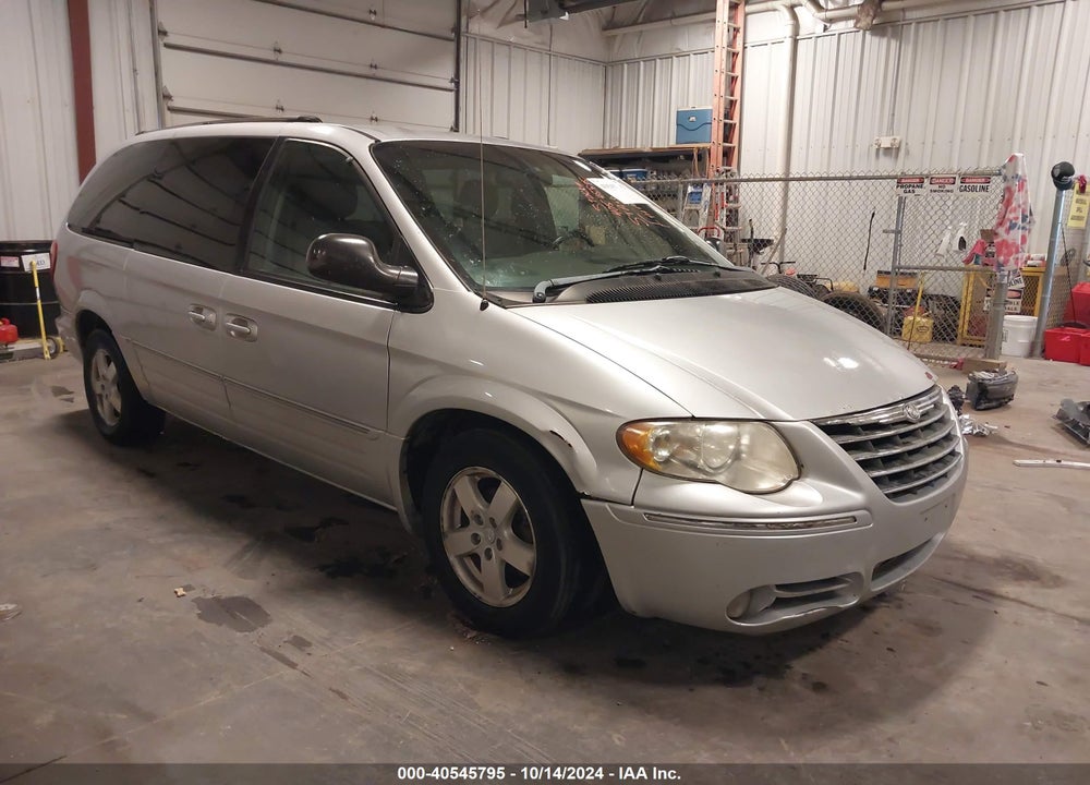 2005 CHRYSLER TOWN & COUNTRY LIMITED VIN: 2C8GP64L95R164361