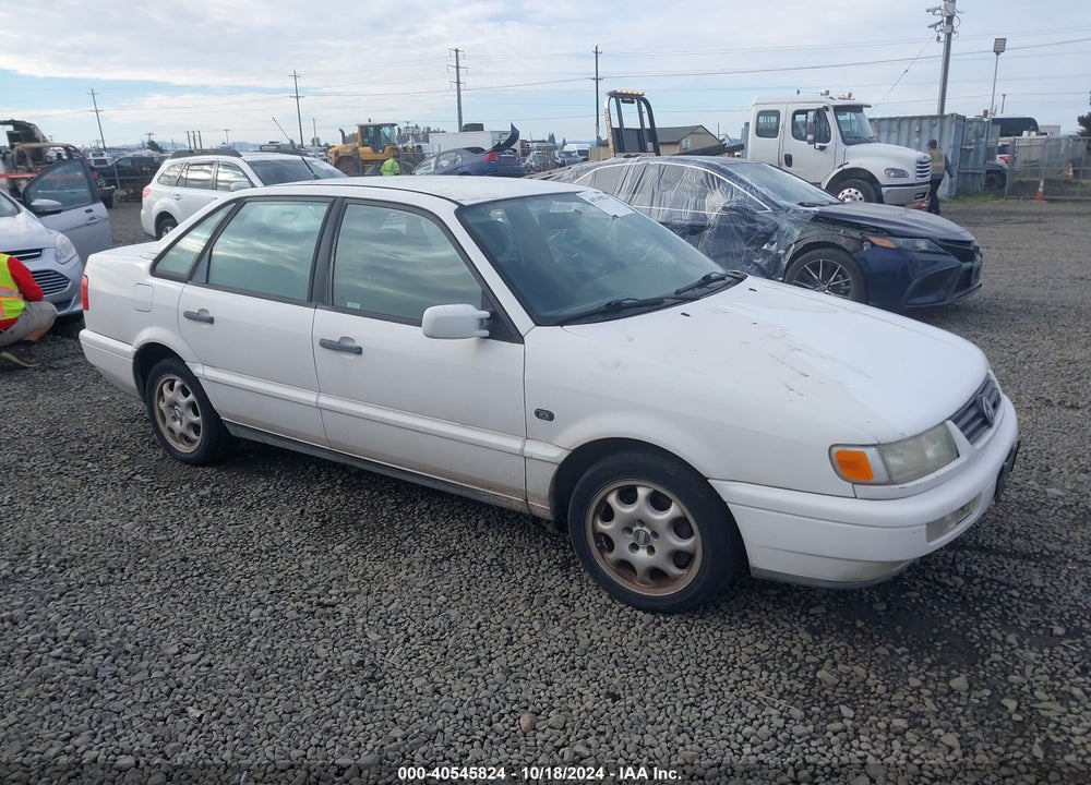 1995 VOLKSWAGEN PASSAT GLX VIN: WVWEE83A2SE071068