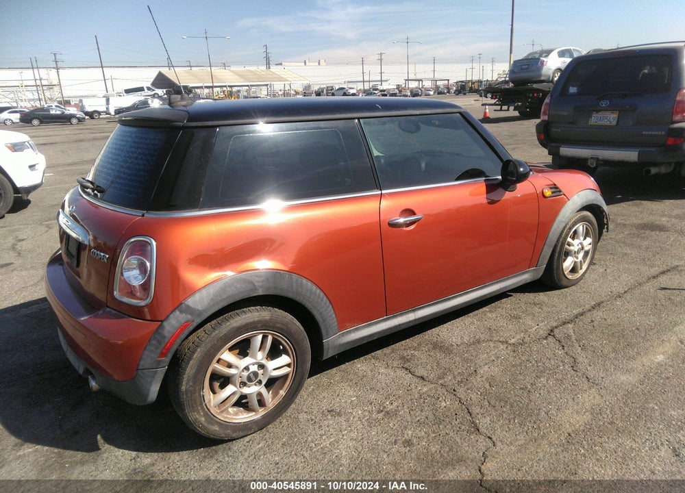2013 MINI HARDTOP COOPER VIN: WMWSU3C5XDT677743