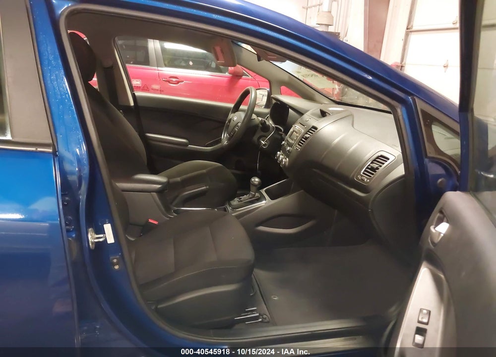 2017 KIA FORTE LX VIN: 3KPFK4A74HE122404