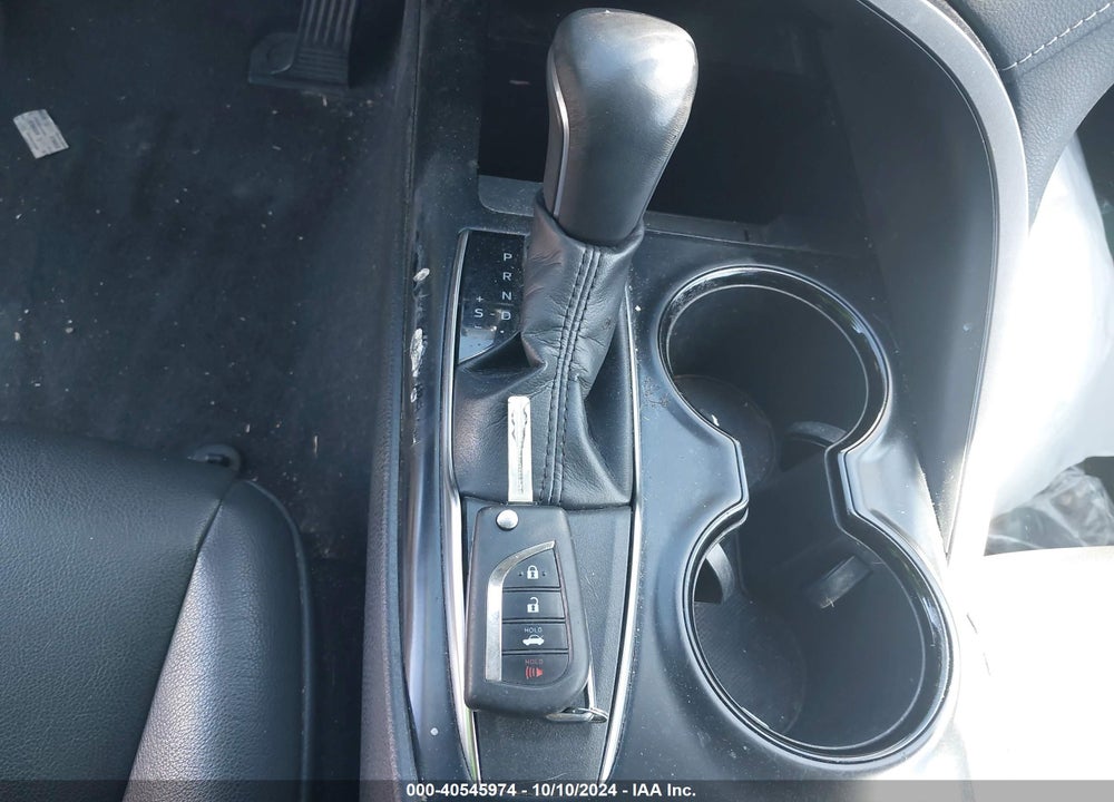 2019 TOYOTA CAMRY SE VIN: 4T1B11HK7KU228196