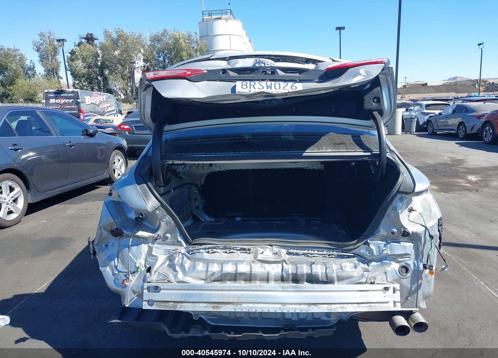 2019 TOYOTA CAMRY SE VIN: 4T1B11HK7KU228196