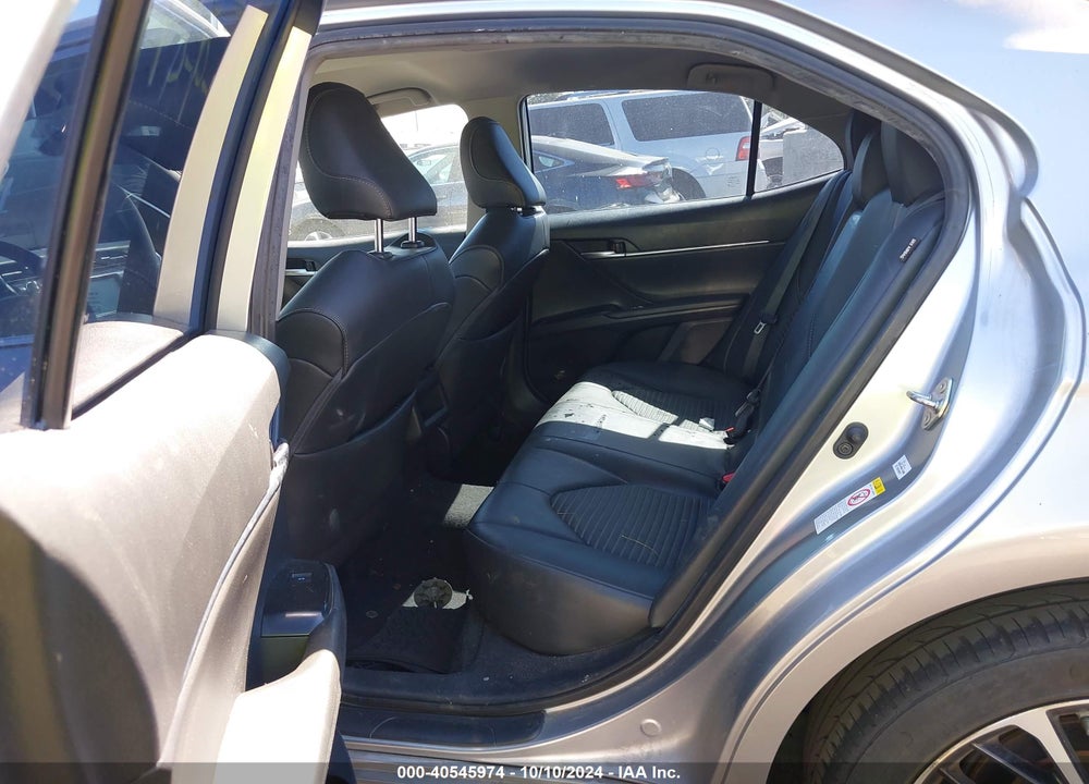 2019 TOYOTA CAMRY SE VIN: 4T1B11HK7KU228196