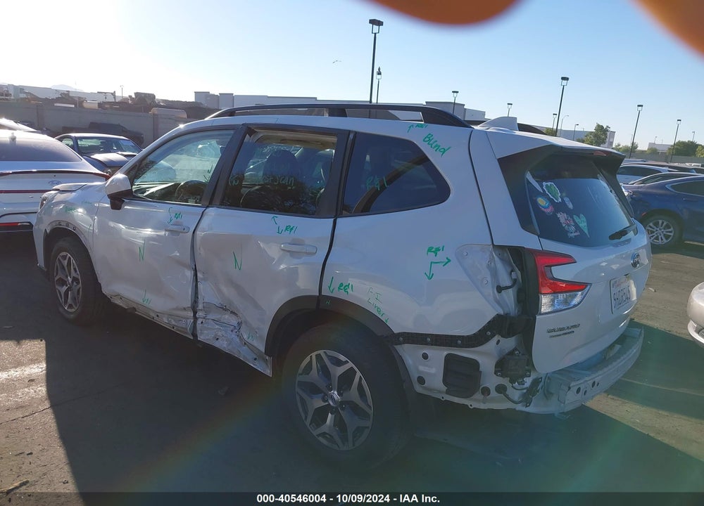 2021 SUBARU FORESTER PREMIUM VIN: JF2SKAJC2MH579535