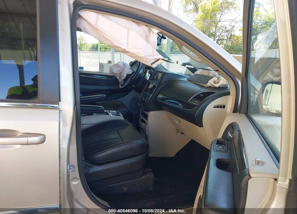 2015 CHRYSLER TOWN & COUNTRY TOURING VIN: 2C4RC1BG3FR551519