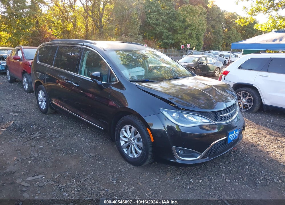 2017 CHRYSLER PACIFICA TOURING L VIN: 2C4RC1BGXHR745452