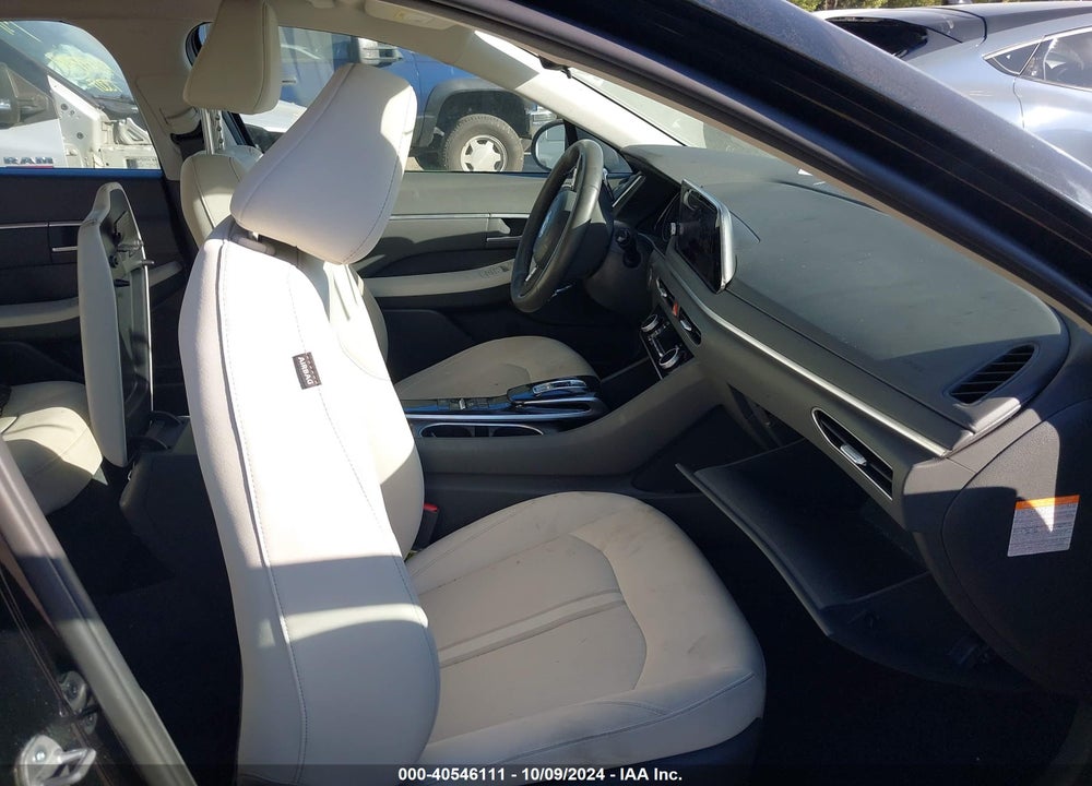 2023 HYUNDAI SONATA HYBRID SEL VIN: KMHL34JJ4PA064092