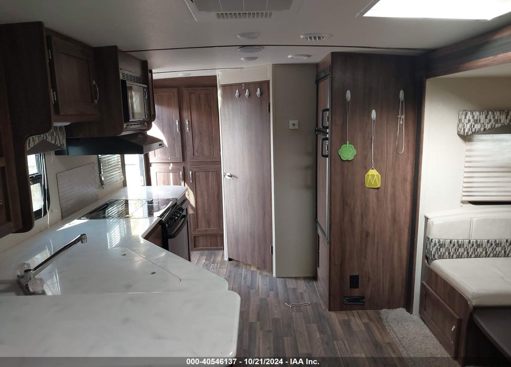 2017 EVERGREEN RV IGO 235RB VIN: 5ZWTGGE22H1010452