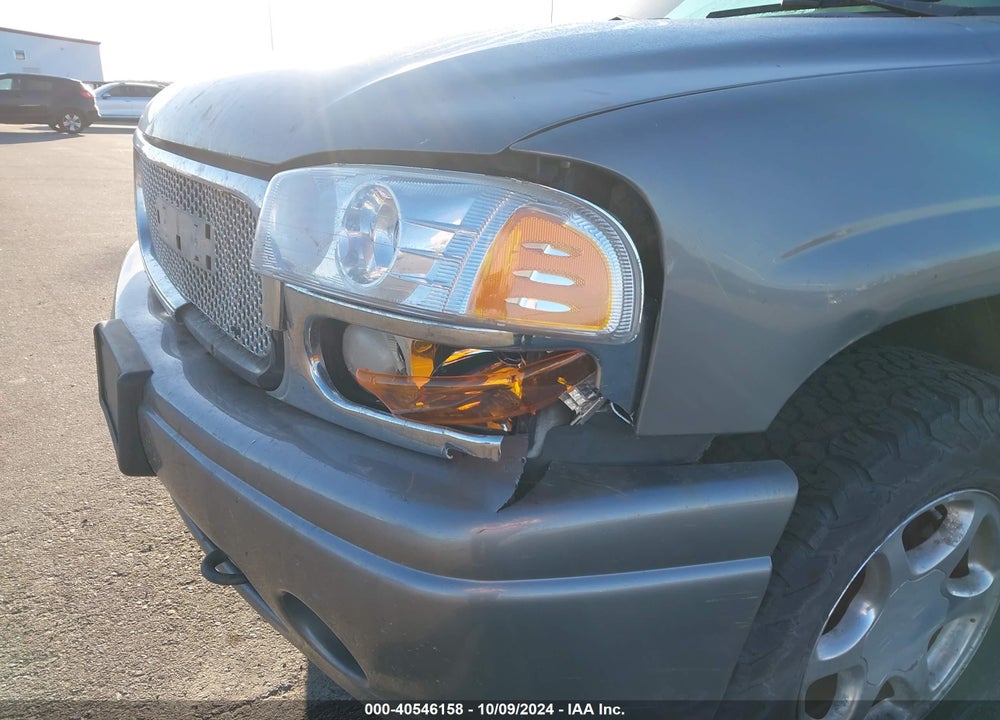 2006 GMC YUKON XL 1500 DENALI VIN: 1GKFK66U36J154095