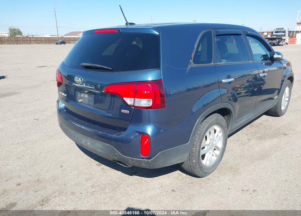 2015 KIA SORENTO LX VIN: 5XYKTCA60FG599473