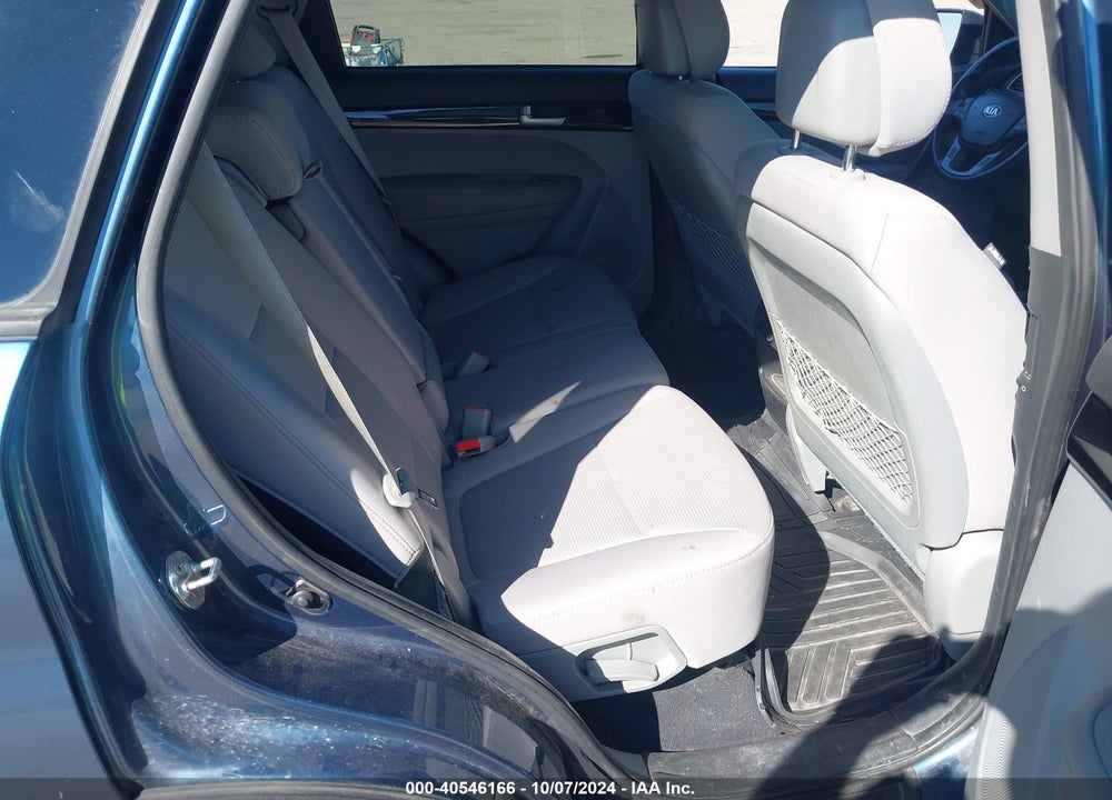 2015 KIA SORENTO LX VIN: 5XYKTCA60FG599473