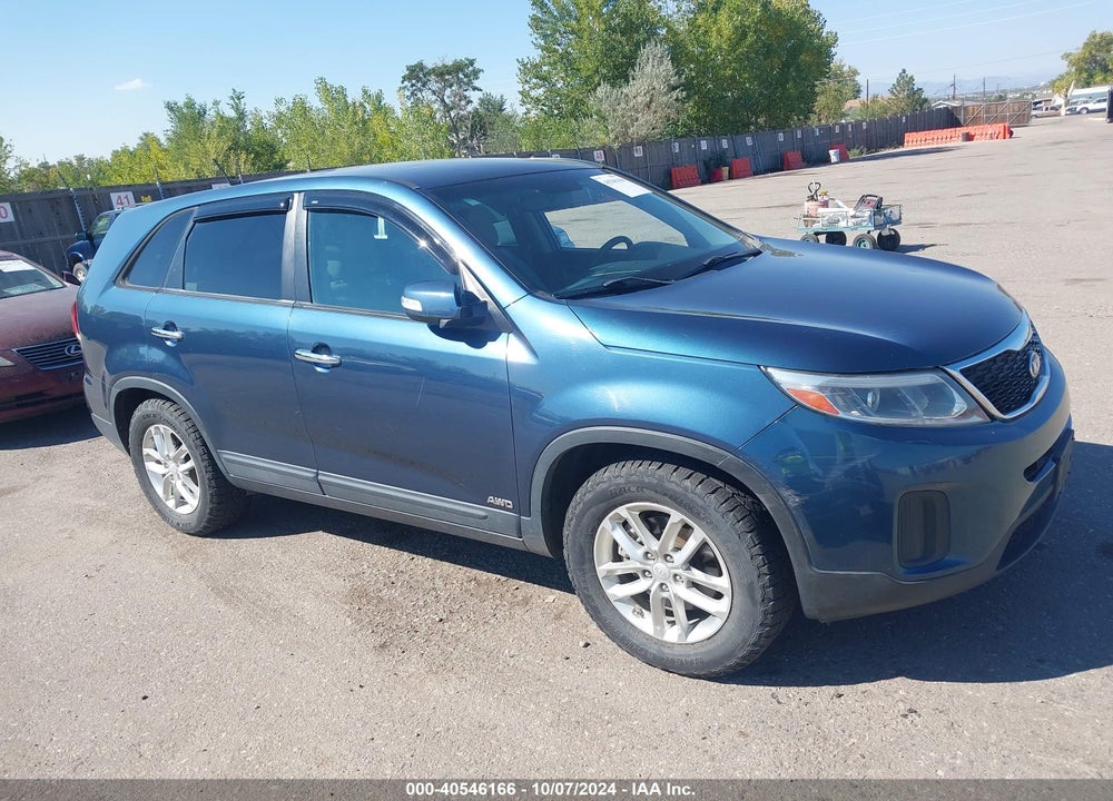 2015 KIA SORENTO LX VIN: 5XYKTCA60FG599473