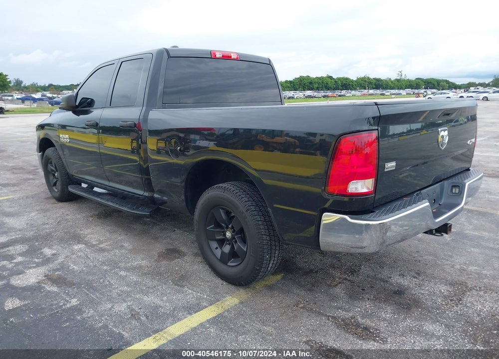 2017 RAM 1500 TRADESMAN QUAD CAB 4X4 6'4 BOX VIN: 1C6RR7FT8HS554322