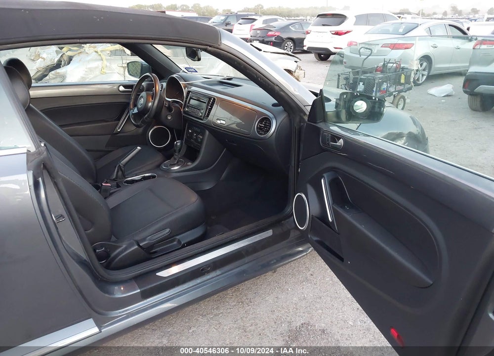 2013 VOLKSWAGEN BEETLE VIN: 3VW5X7AT5DM802918