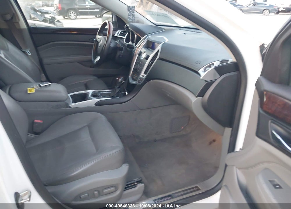 2010 CADILLAC SRX LUXURY COLLECTION VIN: 3GYFNAEY3AS592370