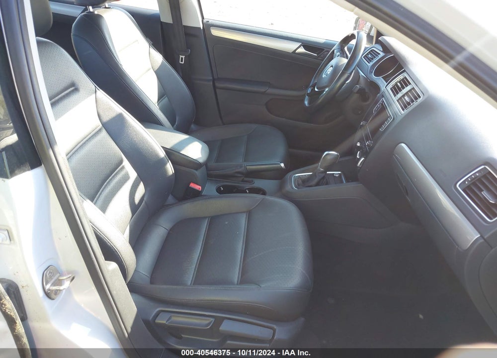 2017 VOLKSWAGEN JETTA 1.4T SE VIN: 3VWDB7AJ9HM247051