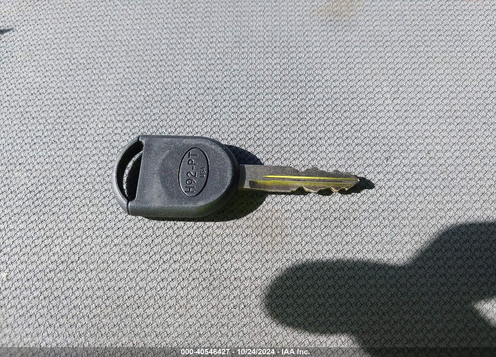 2005 FORD TAURUS SE VIN: 1FAHP53U05A111181