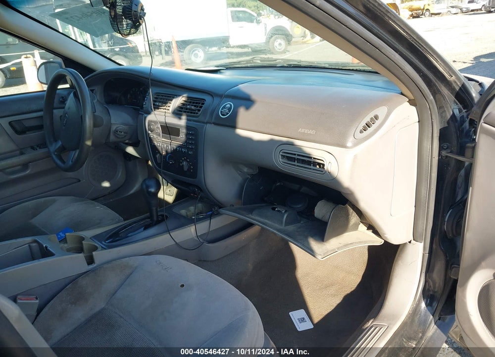 2005 FORD TAURUS SE VIN: 1FAHP53U05A111181
