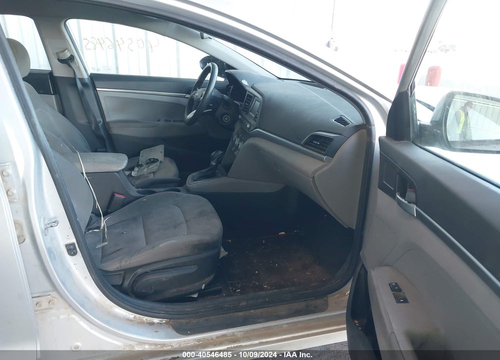 2019 HYUNDAI ELANTRA SE VIN: 5NPD74LF6KH496531