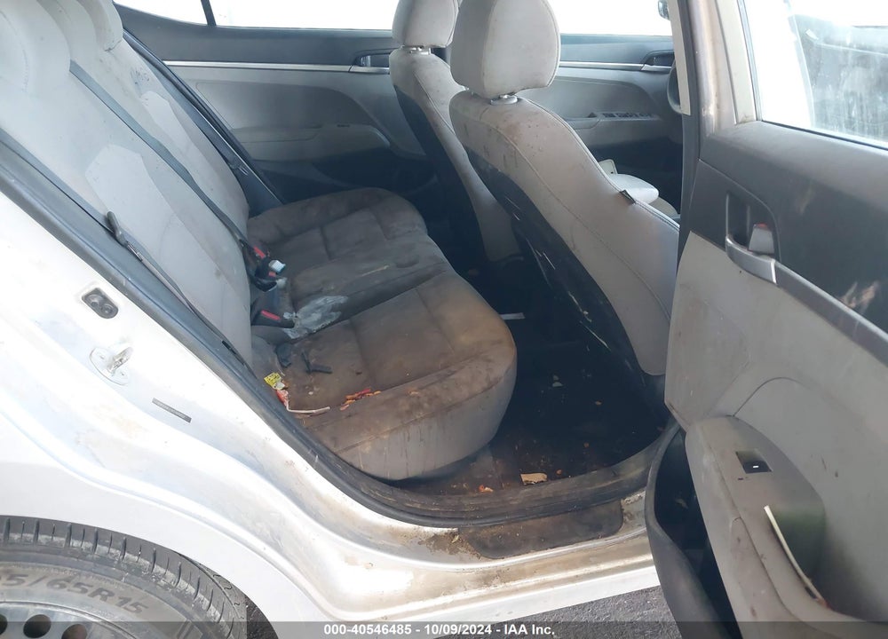 2019 HYUNDAI ELANTRA SE VIN: 5NPD74LF6KH496531