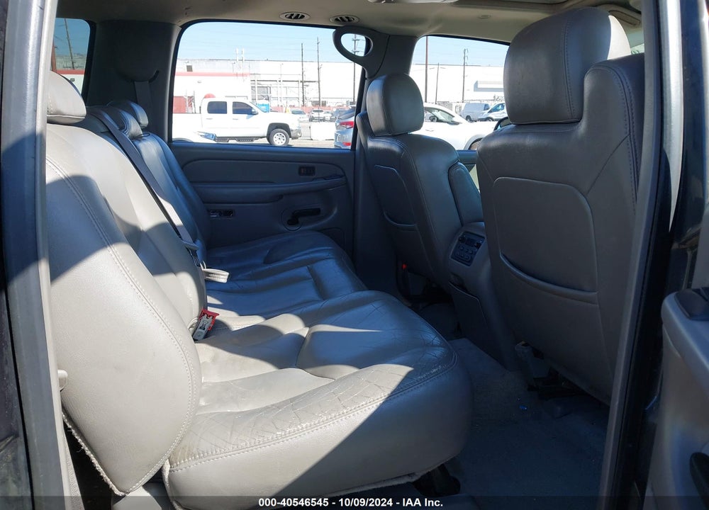 2004 CHEVROLET SUBURBAN 2500 LT VIN: 3GNGC26G64G229958