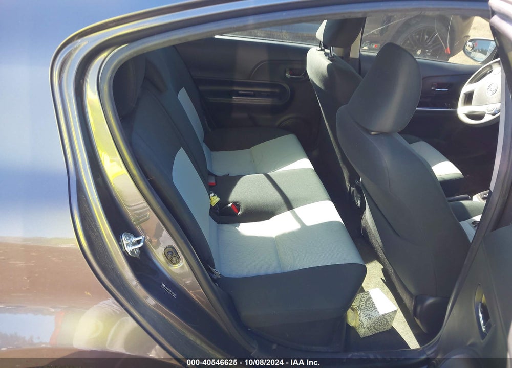 2015 TOYOTA PRIUS C TWO VIN: JTDKDTB33F1094609