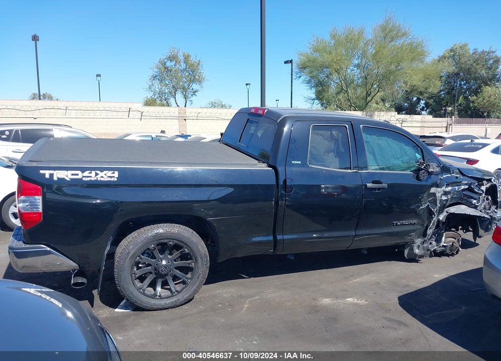 2018 TOYOTA TUNDRA SR5 5.7L V8 VIN: 5TFUY5F18JX700736