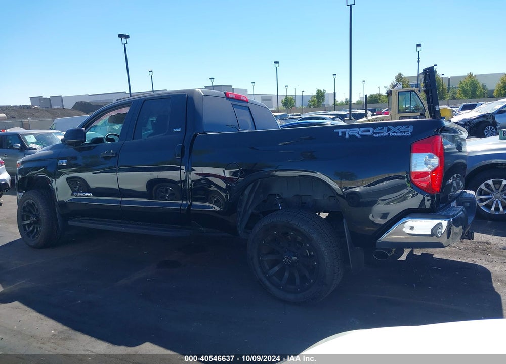 2018 TOYOTA TUNDRA SR5 5.7L V8 VIN: 5TFUY5F18JX700736