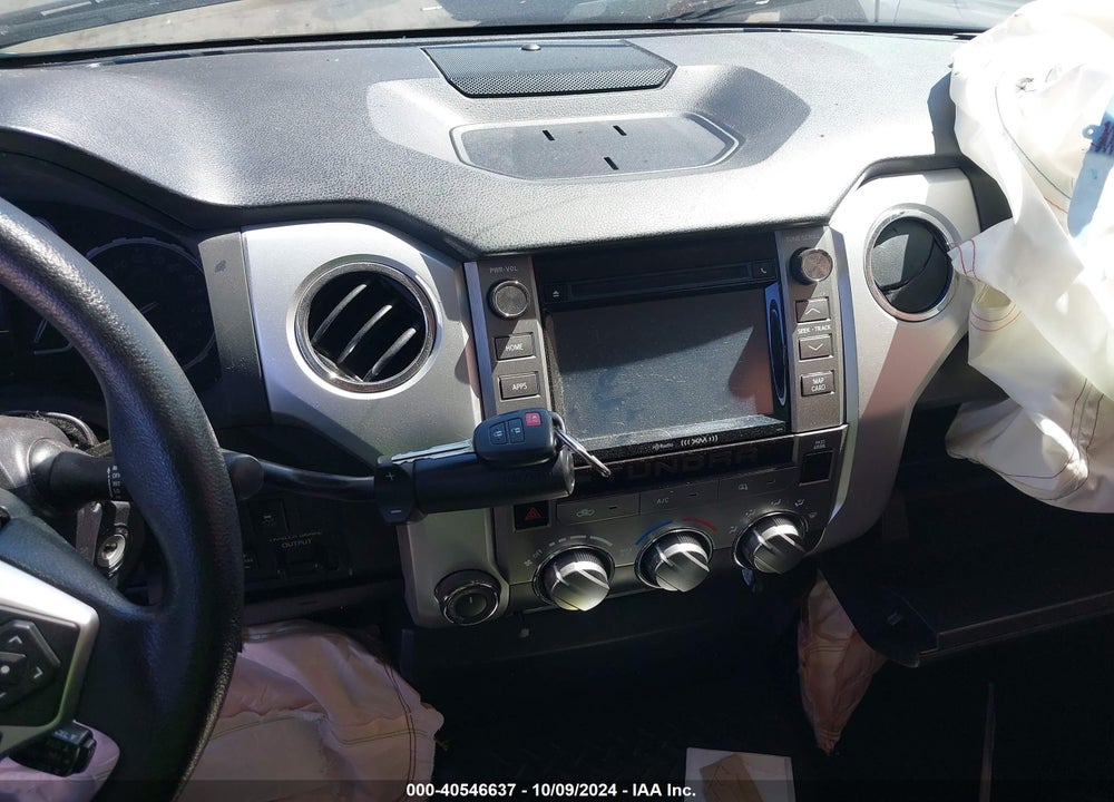 2018 TOYOTA TUNDRA SR5 5.7L V8 VIN: 5TFUY5F18JX700736