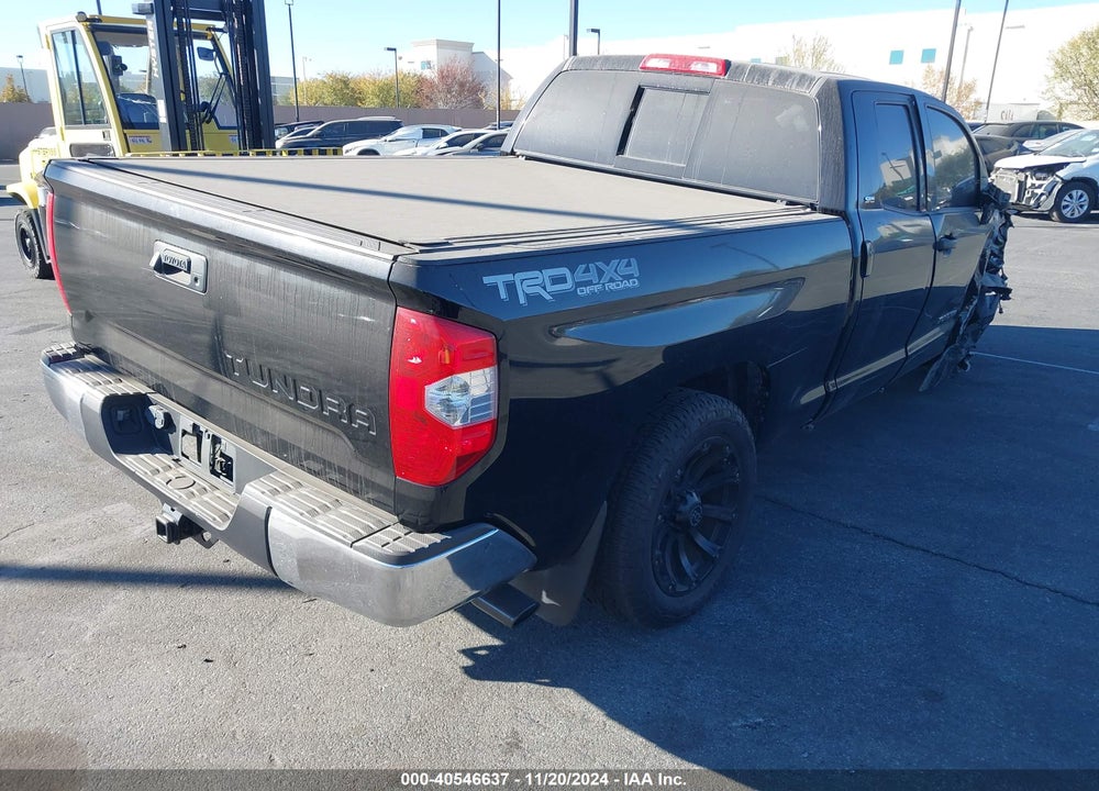 2018 TOYOTA TUNDRA SR5 5.7L V8 VIN: 5TFUY5F18JX700736