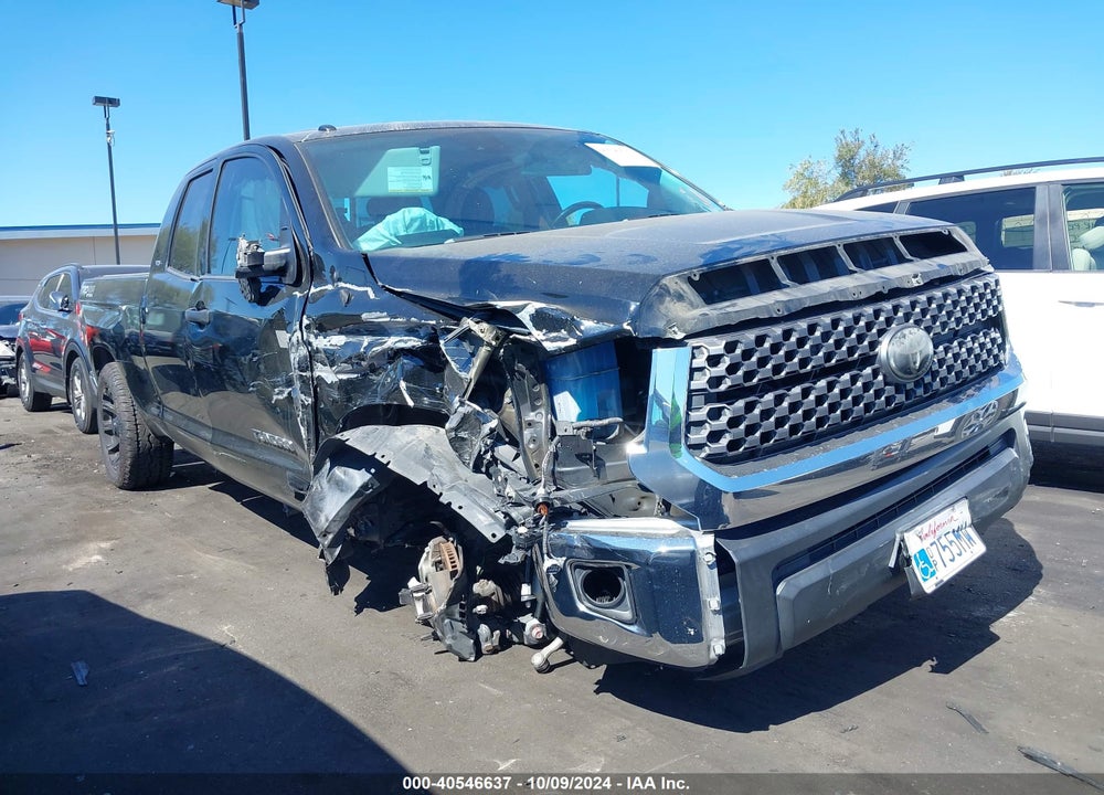 2018 TOYOTA TUNDRA SR5 5.7L V8 VIN: 5TFUY5F18JX700736