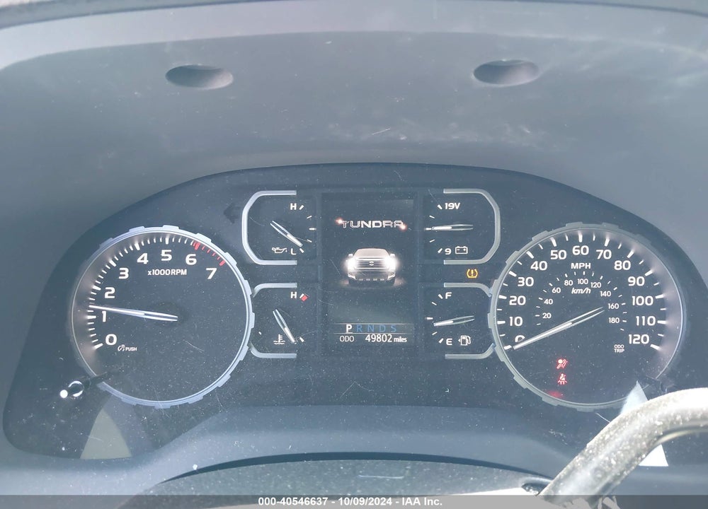 2018 TOYOTA TUNDRA SR5 5.7L V8 VIN: 5TFUY5F18JX700736