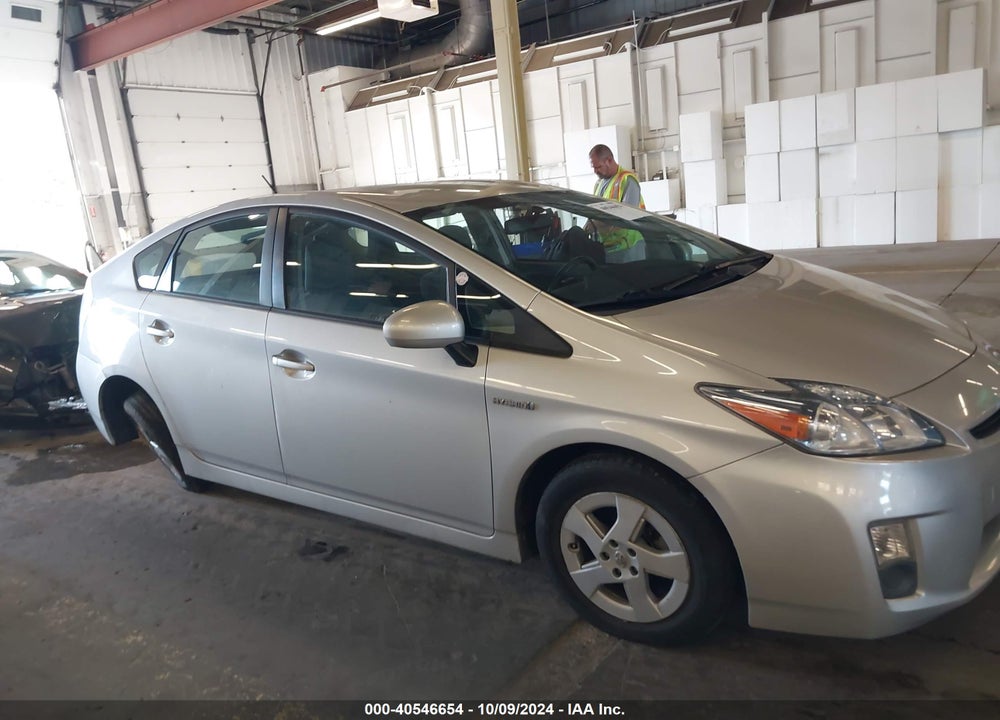 2011 TOYOTA PRIUS TWO VIN: JTDKN3DU3B1403928