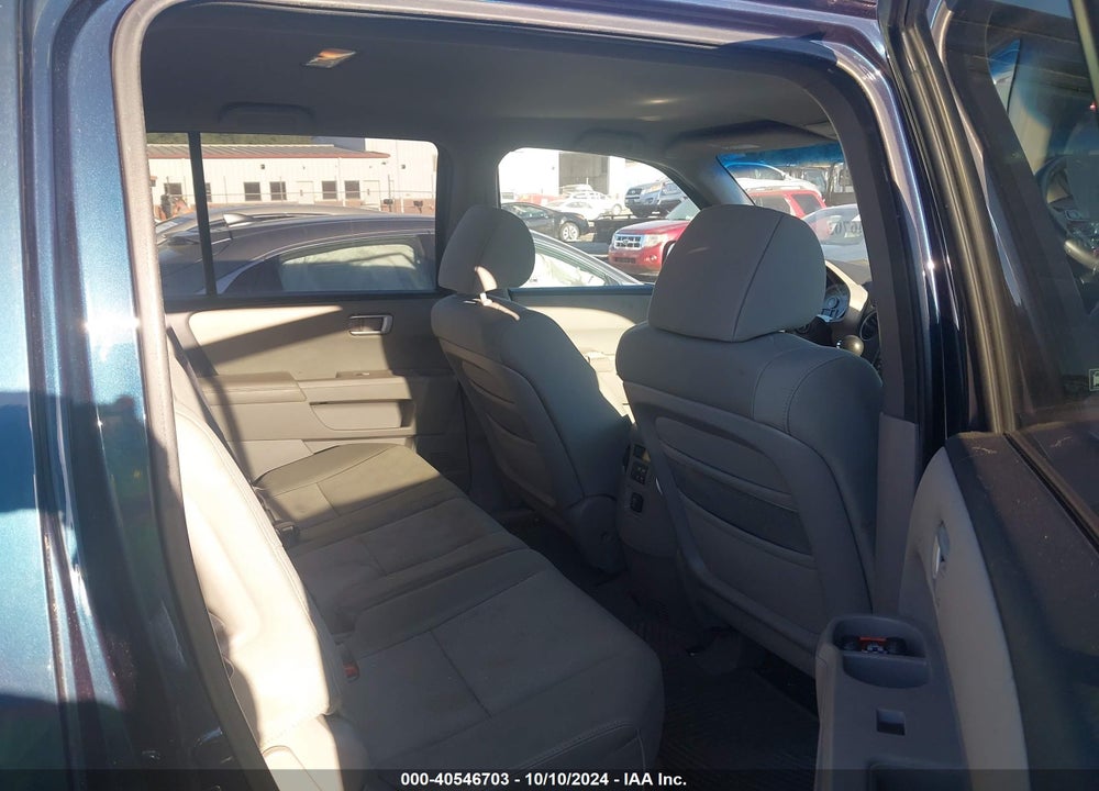 2010 HONDA PILOT LX VIN: 5FNYF4H2XAB010858