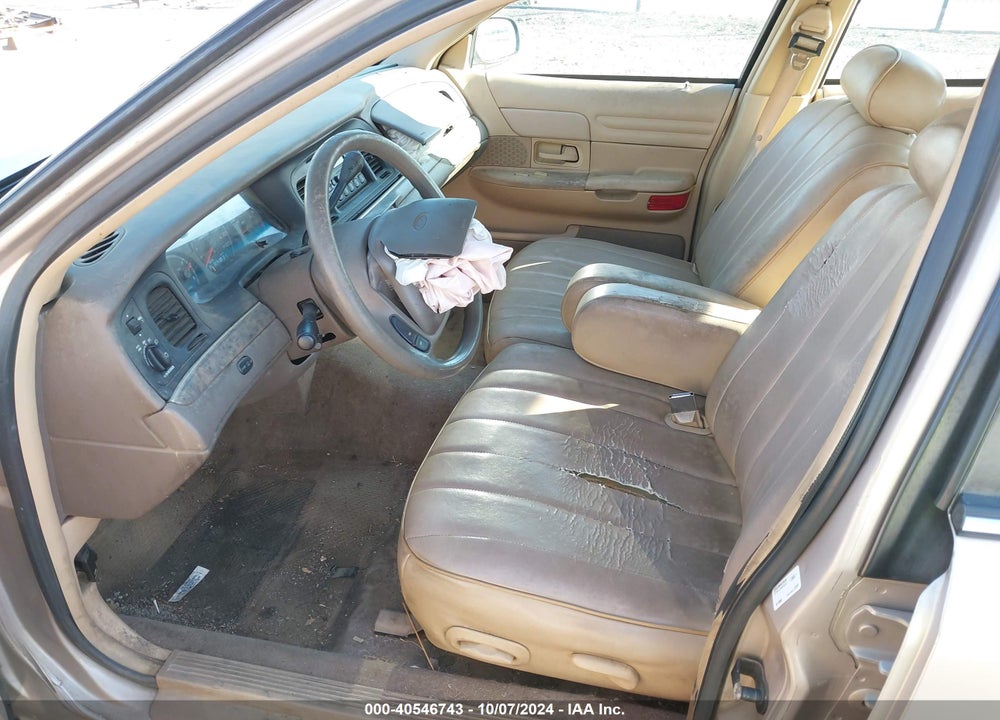 1998 FORD CROWN VICTORIA VIN: 2FAFP73W0WX125305