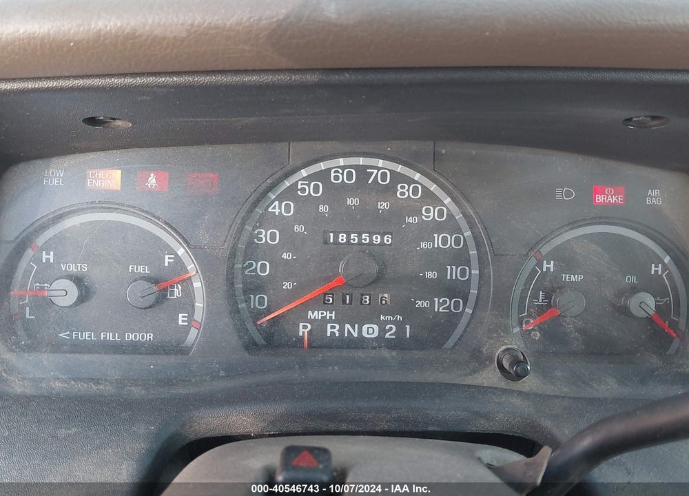 1998 FORD CROWN VICTORIA VIN: 2FAFP73W0WX125305