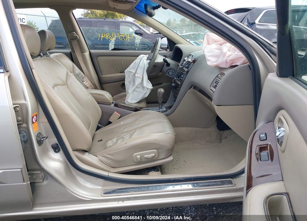 2001 INFINITI I30 LUXURY VIN: JNKCA31A51T033240