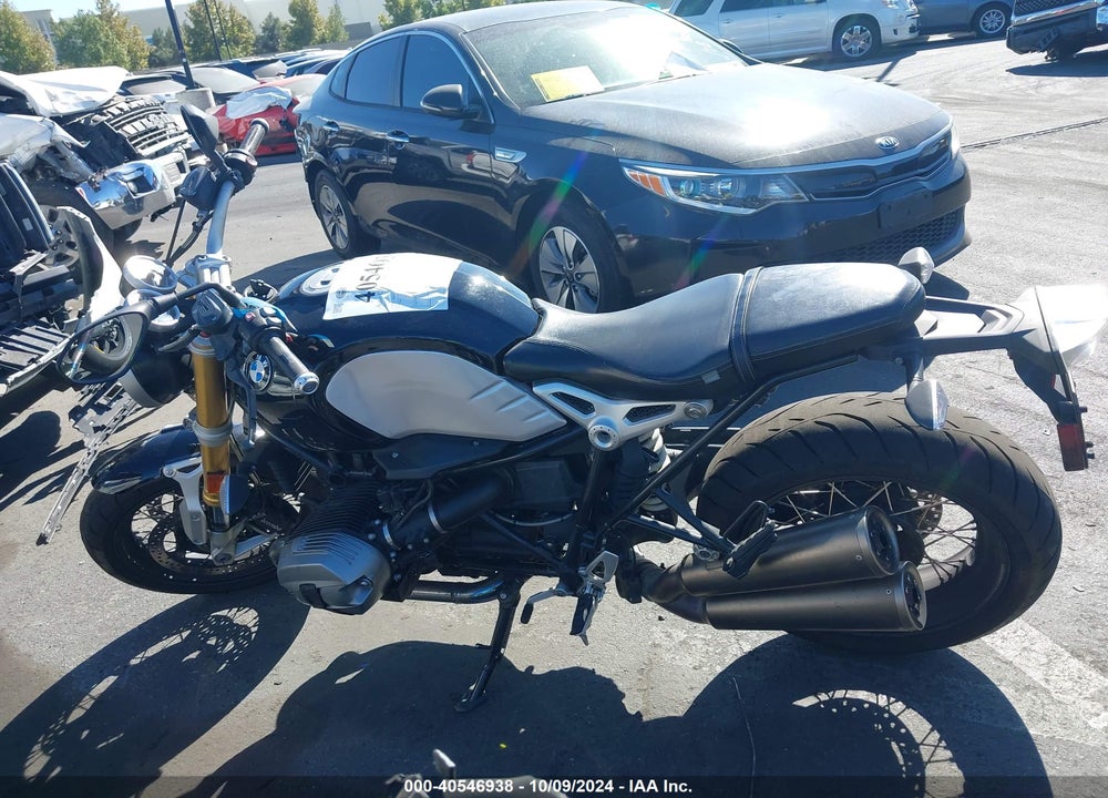 2017 BMW R NINE T VIN: WB10J030XHZ698100