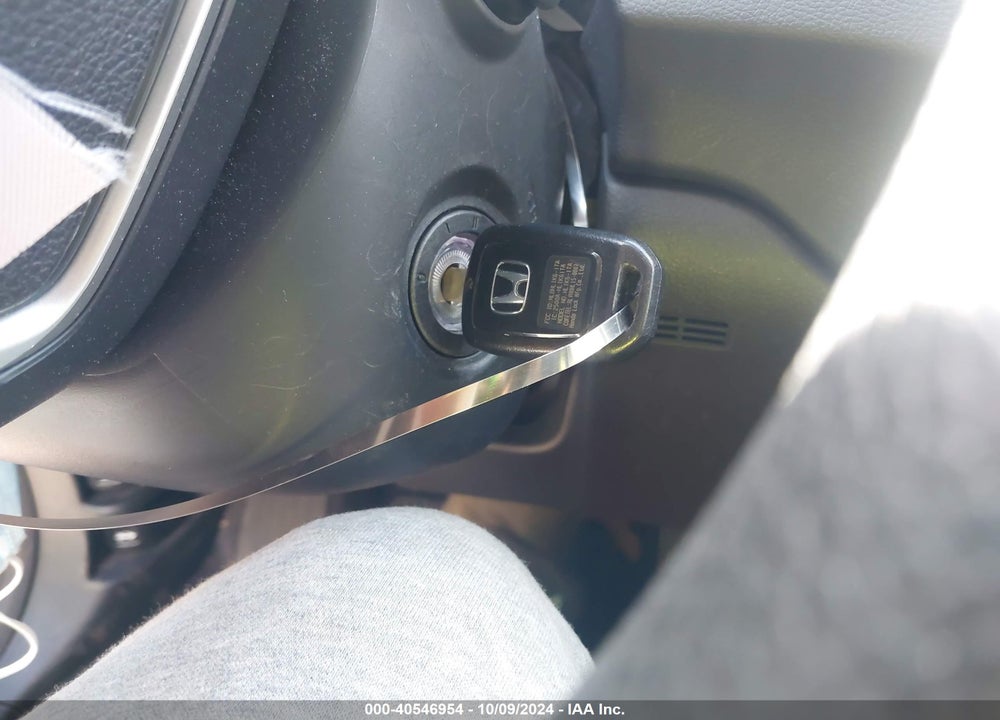 2019 HONDA CR-V LX VIN: 2HKRW6H30KH201183
