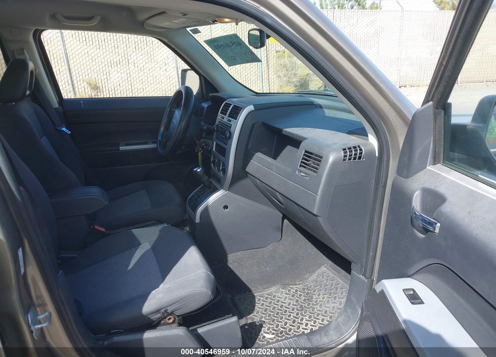 2008 JEEP PATRIOT SPORT VIN: 1J8FT28WX8D723325