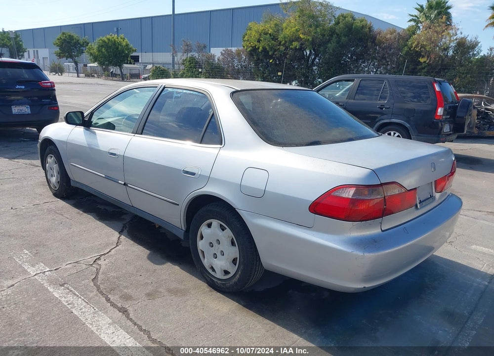 1998 HONDA ACCORD LX VIN: 1HGCG5647WA194319