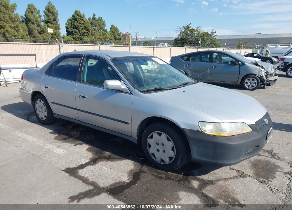 1998 HONDA ACCORD LX VIN: 1HGCG5647WA194319