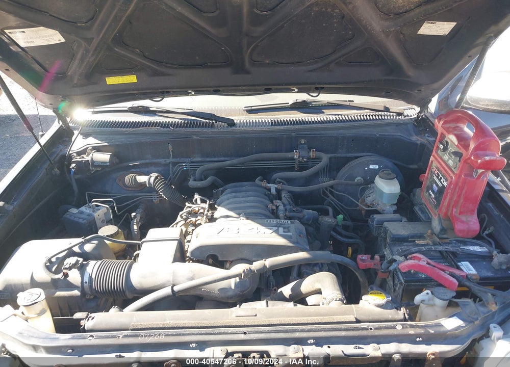 2005 TOYOTA TUNDRA SR5 V8 VIN: 5TBDT44105S478421