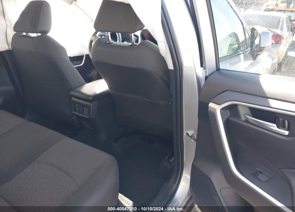 2024 TOYOTA RAV4 XLE VIN: 2T3W1RFV4RW303838