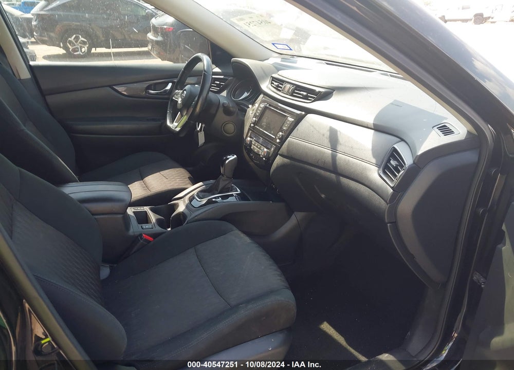2018 NISSAN ROGUE SV VIN: 5N1AT2MT0JC749744