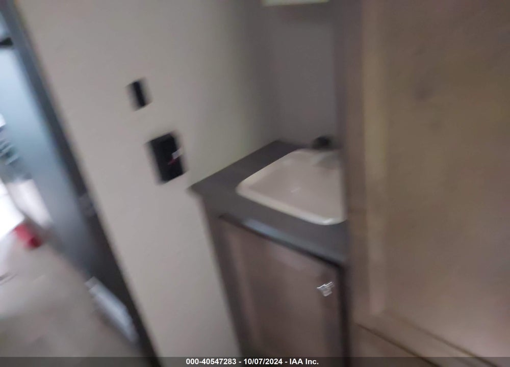 2019 COLEMAN TRAVEL TRAILER VIN: 4YDT30024KH930961